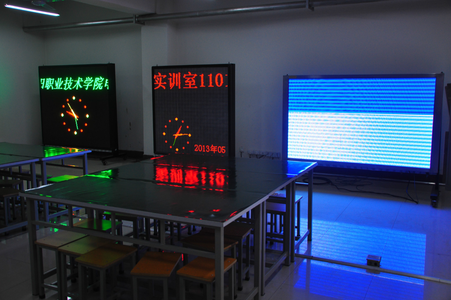 LED显示实训室.JPG